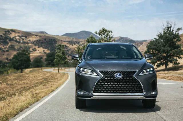 Lexus RX кросовер — 6