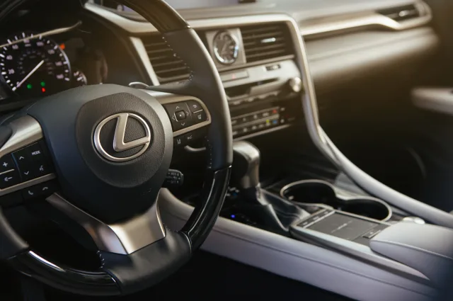 Lexus RX кросовер — 16