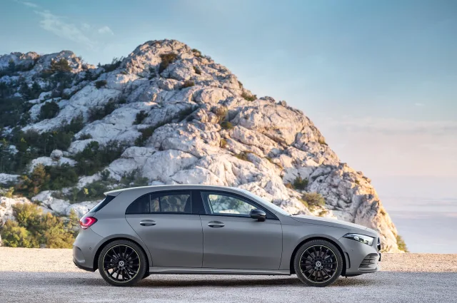Mercedes-Benz A 200d 2.0D AT — 12