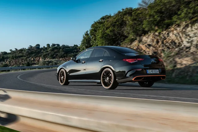 Mercedes-Benz CLA 220d 2.0D AT — 3