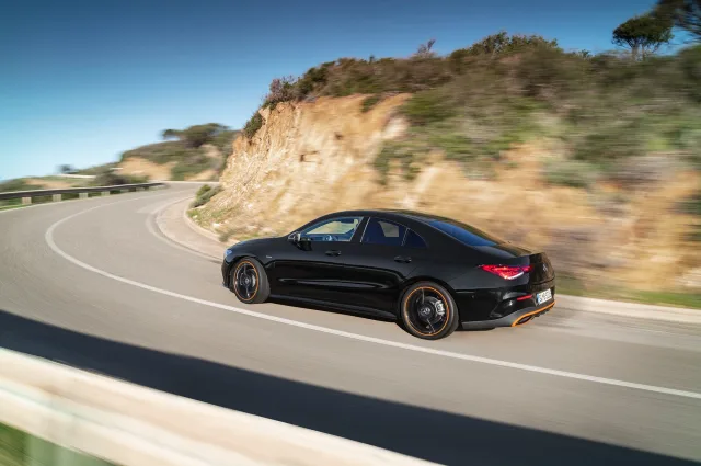 Mercedes-Benz CLA 220d 2.0D AT — 17