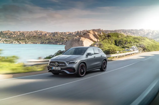 Mercedes-Benz GLA 220d 2.0D AT — 3