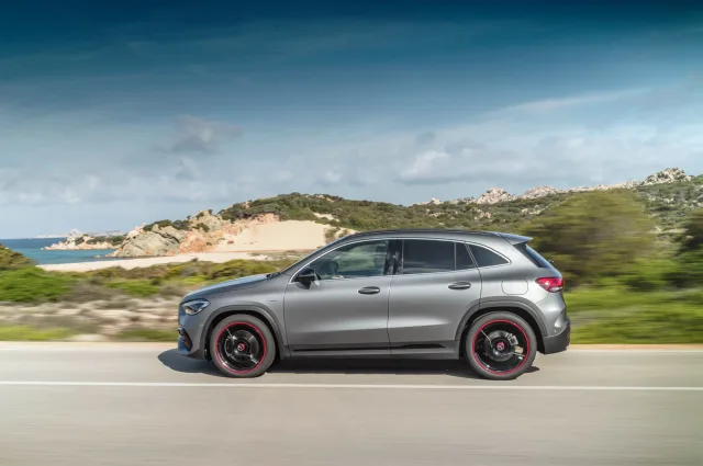 Mercedes-Benz GLA 220d 2.0D AT — 5