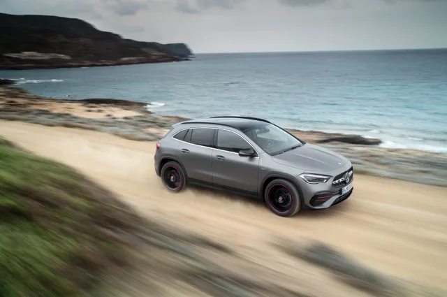 Mercedes-Benz GLA 220d 2.0D AT — 14