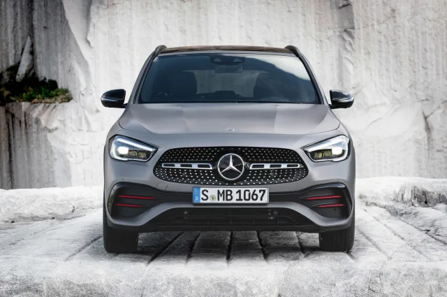 Mercedes-Benz GLA 220d 2.0D AT — 15