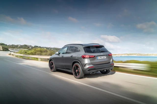 Mercedes-Benz GLA 220d 2.0D AT — 22