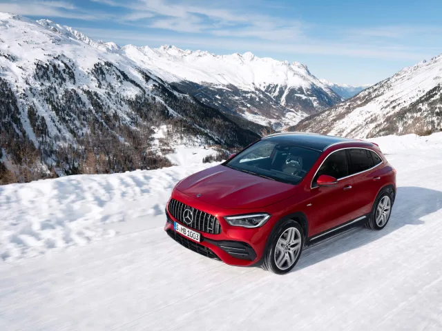 Mercedes-Benz GLA 220d 2.0D AT — 25