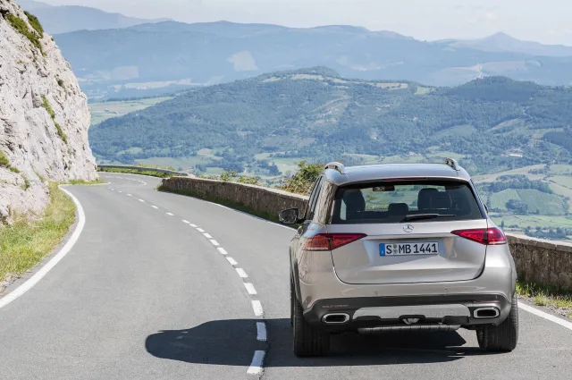 Mercedes-Benz GLE (Мерседес Бенц ГЛЕ) кроссовер — 2