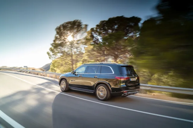 Mercedes-Benz GLS кросовер — 4