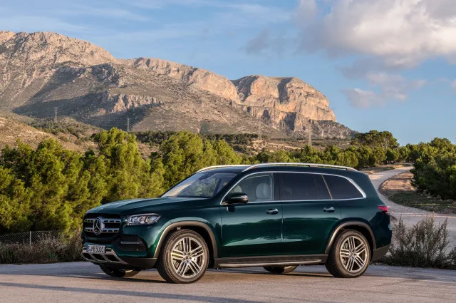 Mercedes-Benz GLS кросовер — 11