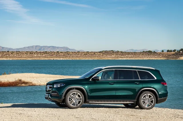 Mercedes-Benz GLS кросовер — 12