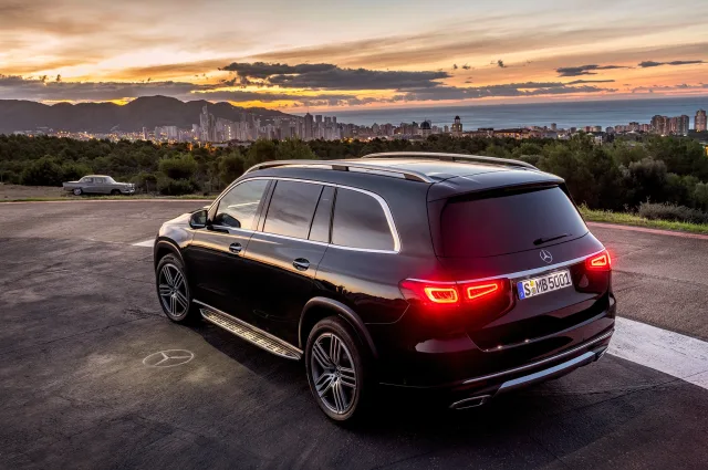 Mercedes-Benz GLS кросовер — 13