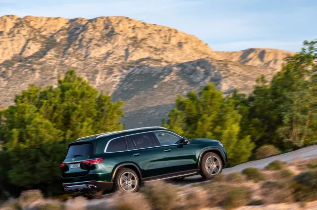 Mercedes-Benz GLS кросовер — 14