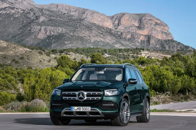 Mercedes-Benz GLS кросовер — 16