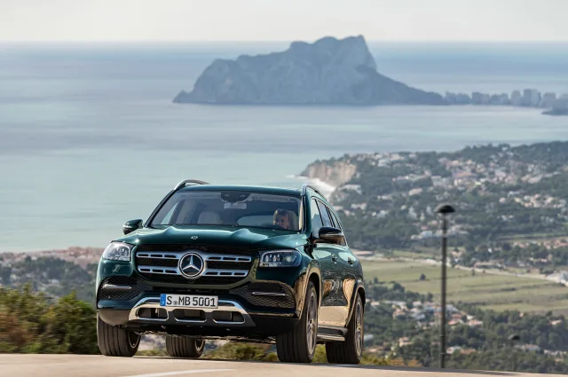 Mercedes-Benz GLS кросовер — 18