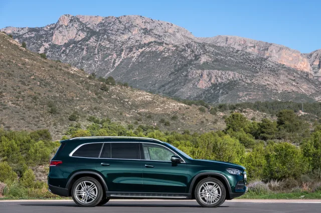 Mercedes-Benz GLS кросовер — 21