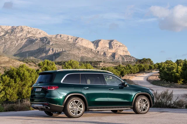 Mercedes-Benz GLS кросовер — 23