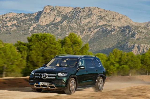 Mercedes-Benz GLS кросовер — 25