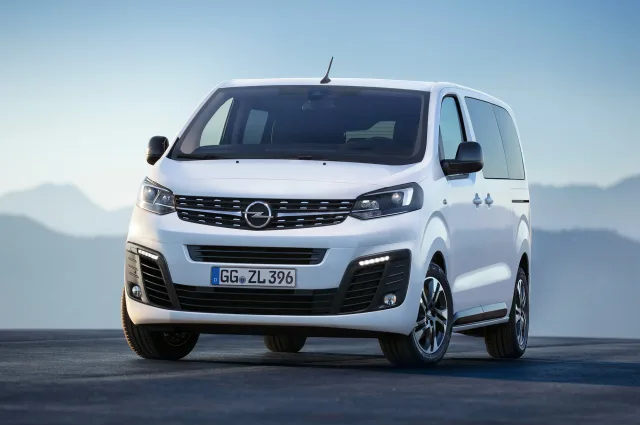Opel Zafira Life minivan — 2