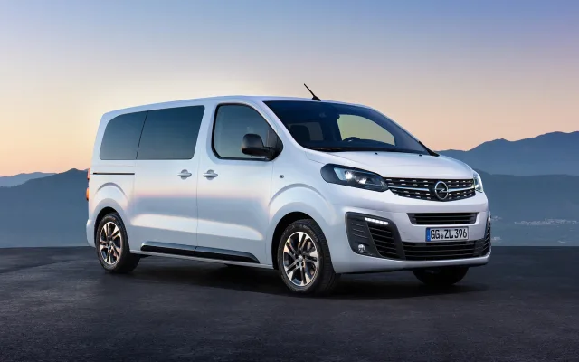 Opel Zafira Life minivan — 5