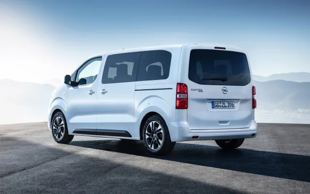 Opel Zafira Life minivan — 6