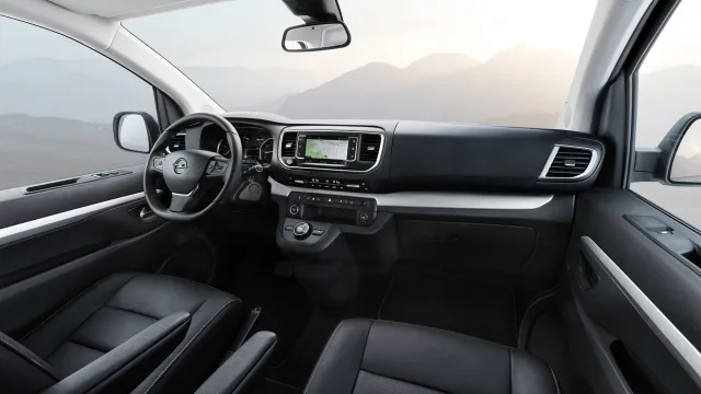 Opel Zafira Life minivan — 10