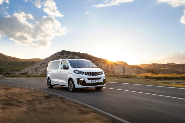 Opel Zafira Life minivan — 7