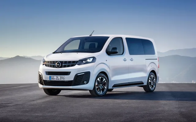 Opel Zafira Life minivan — 8
