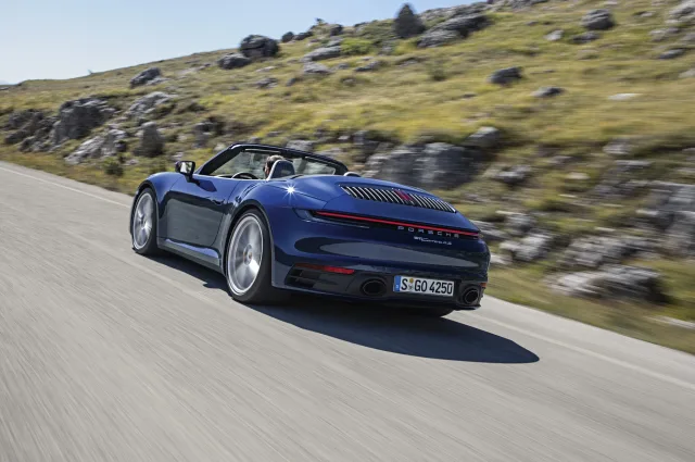 Porsche 911 Cabriolet 3.0T AT Carrera 4S — 4