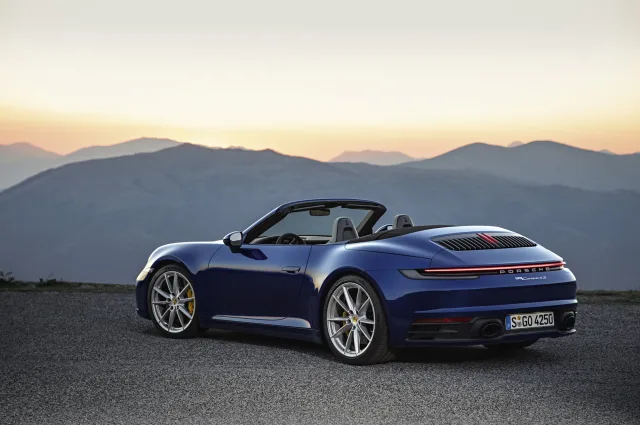 Porsche 911 Cabriolet 3.0T AT Carrera 4S — 10
