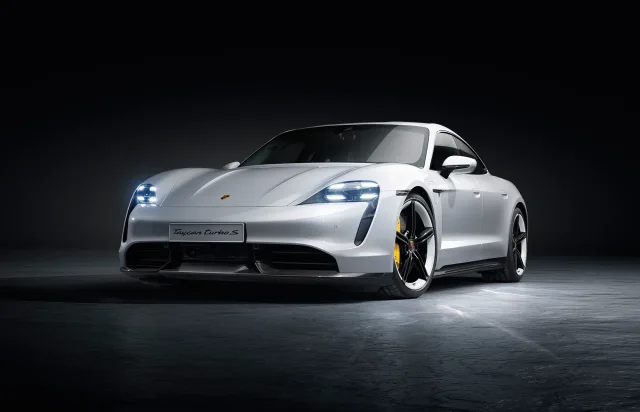 Porsche Taycan (Порше Тайкан) седан — 2