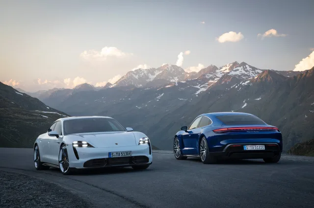 Porsche Taycan (Порше Тайкан) седан — 3