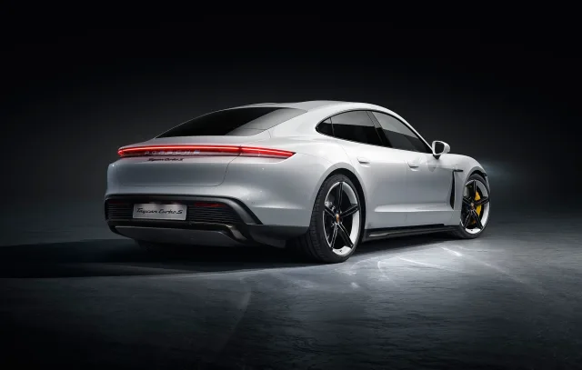 Porsche Taycan (Порше Тайкан) седан — 5