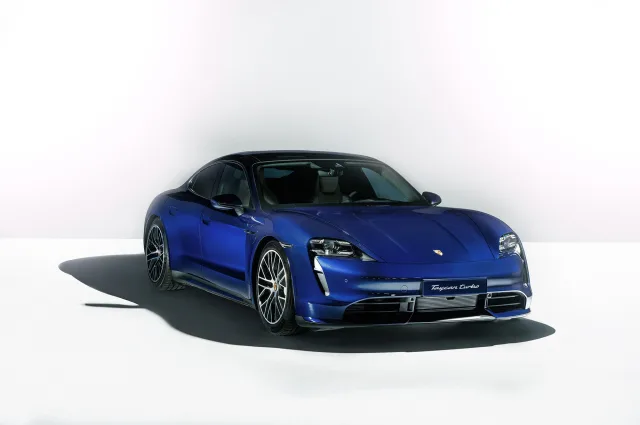 Porsche Taycan (Порше Тайкан) седан — 8