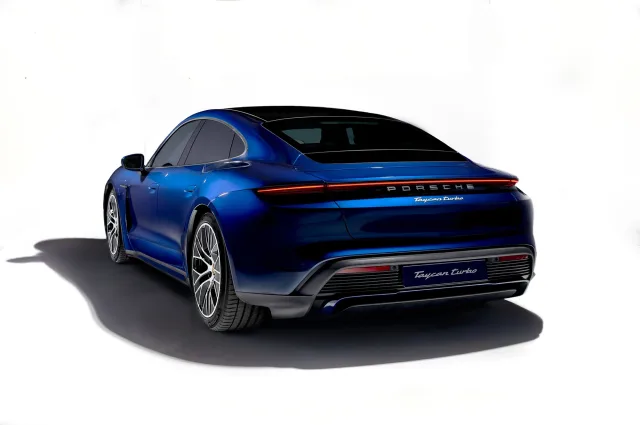 Porsche Taycan (Порше Тайкан) седан — 9