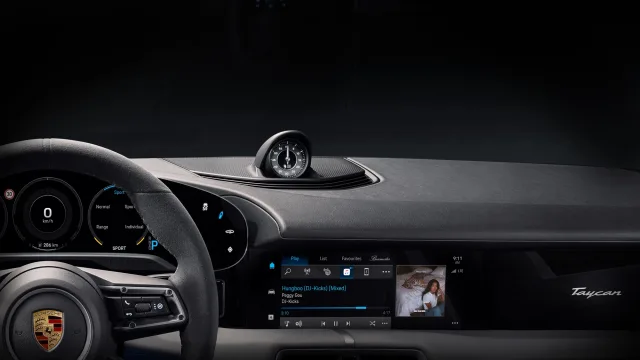 Porsche Taycan (Порше Тайкан) седан — 14