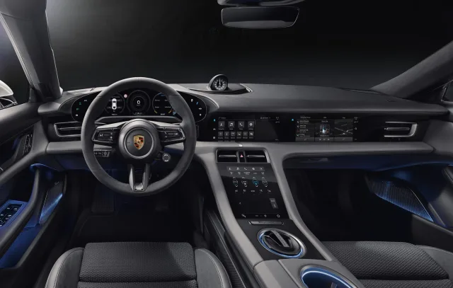 Porsche Taycan (Порше Тайкан) седан — 18