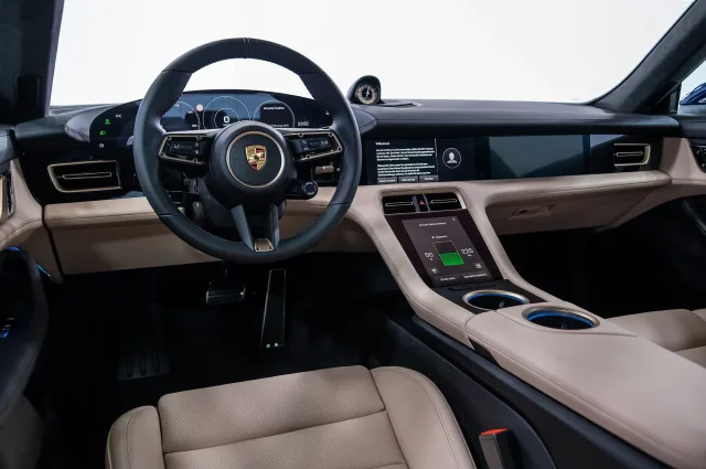Porsche Taycan (Порше Тайкан) седан — 23