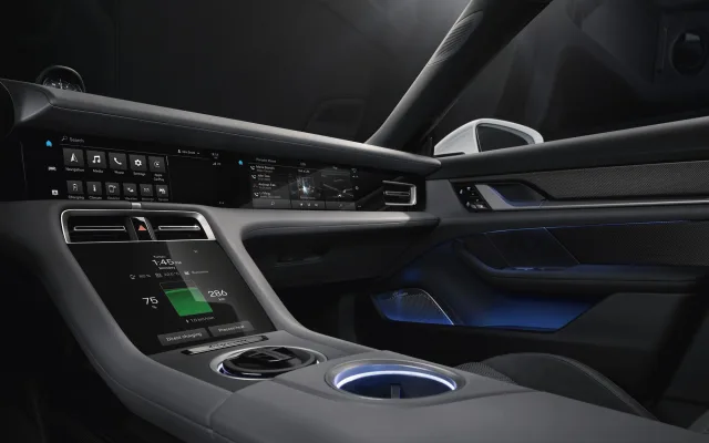 Porsche Taycan (Порше Тайкан) седан — 25