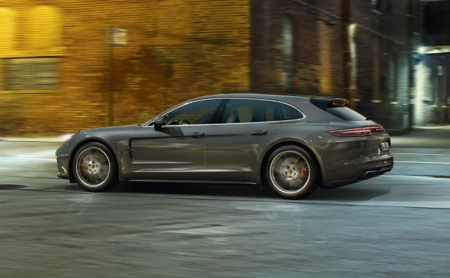 Porsche Panamera Sport Turismo station wagon — 2