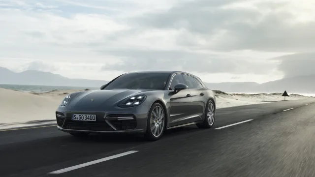 Porsche Panamera Sport Turismo station wagon — 4