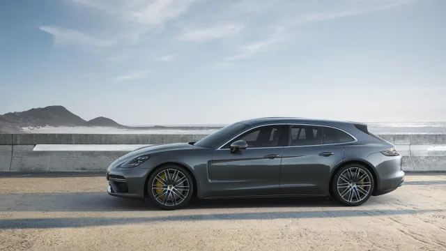 Porsche Panamera Sport Turismo station wagon — 5