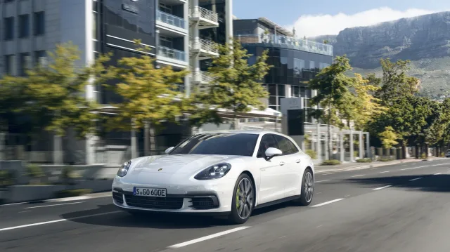 Porsche Panamera Sport Turismo station wagon — 9