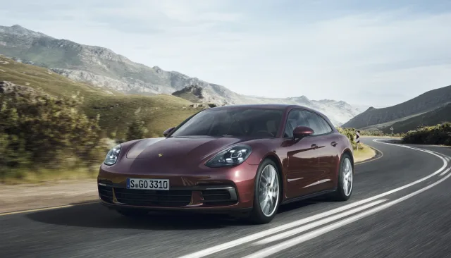 Porsche Panamera Sport Turismo station wagon — 13