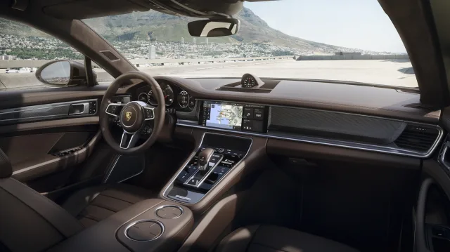 Porsche Panamera Sport Turismo station wagon — 20