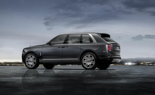 Rolls-Royce Cullinan 6.7T AT — 7