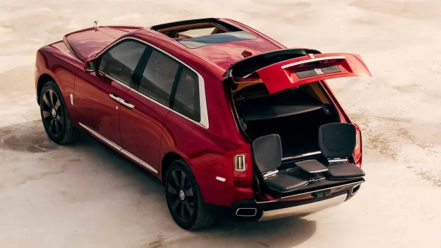 Rolls-Royce Cullinan 6.7T AT — 18