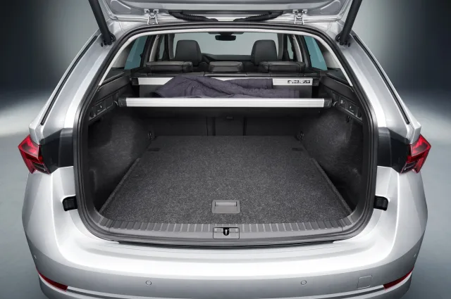 Skoda Octavia Combi A8 1.4T MT Style++ — 2