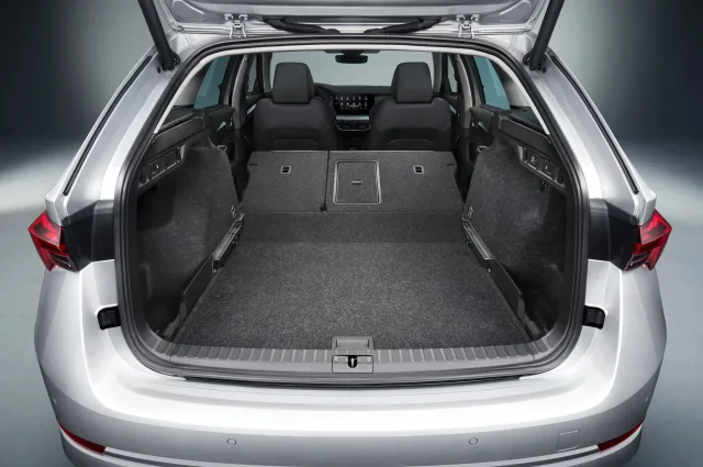 Skoda Octavia Combi A8 1.4T MT Style++ — 4
