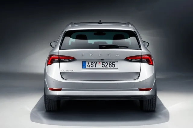Skoda Octavia Combi A8 1.4T MT Style++ — 20
